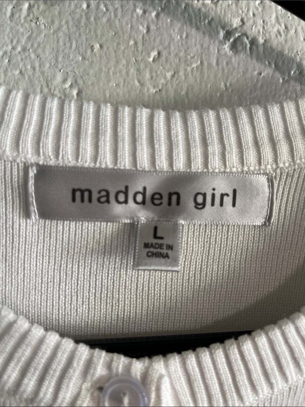 Madden Girl White Sleeveless Button-Up Sweater Vest- Large - Picture 3 of 4